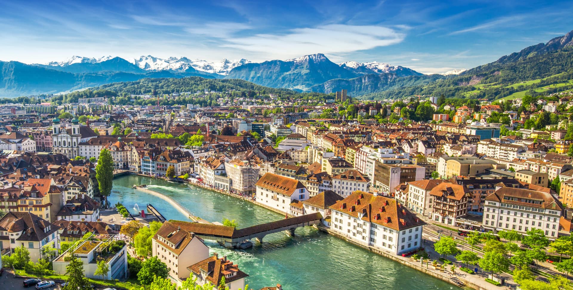 Altstadt von Luzern mit Kapellbrücke und See – Kernregion der Zentralschweiz